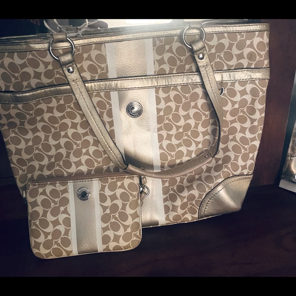 COACH Super cute tote plus wallet wristlet!